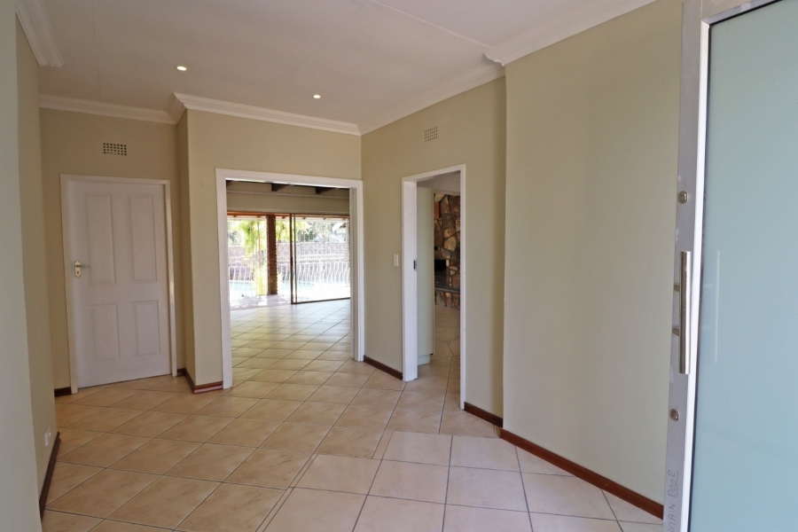 To Let 4 Bedroom Property for Rent in Bryanston West Gauteng