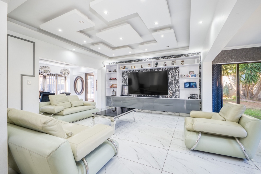 4 Bedroom Property for Sale in Broadacres Gauteng