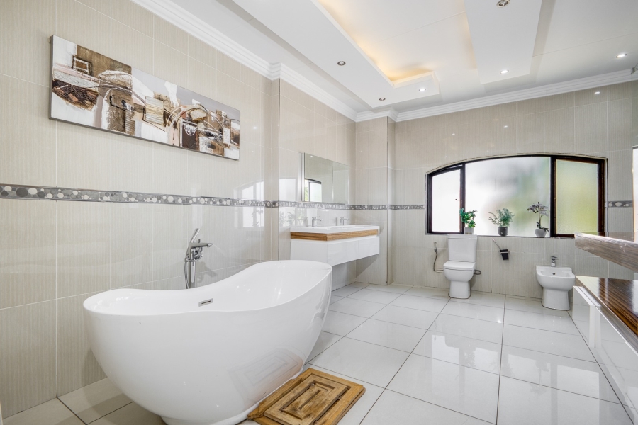 4 Bedroom Property for Sale in Broadacres Gauteng