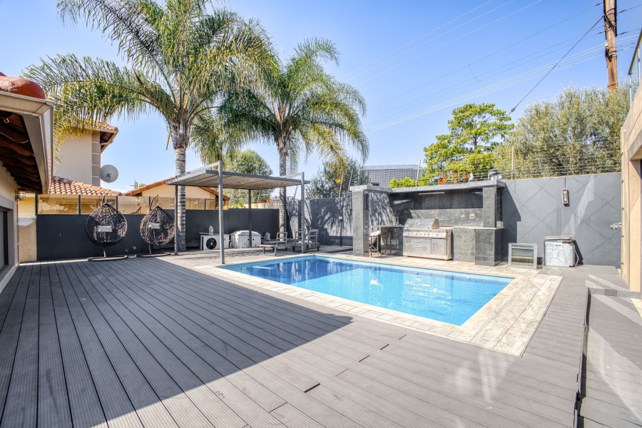 4 Bedroom Property for Sale in Broadacres Gauteng