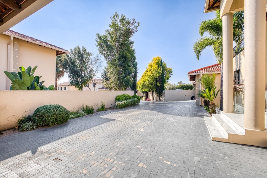 4 Bedroom Property for Sale in Broadacres Gauteng