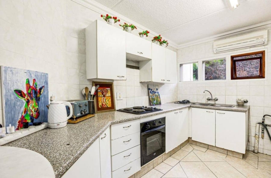 To Let 2 Bedroom Property for Rent in Bryanston Gauteng