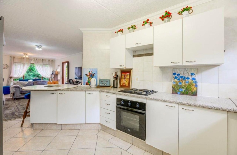 To Let 2 Bedroom Property for Rent in Bryanston Gauteng