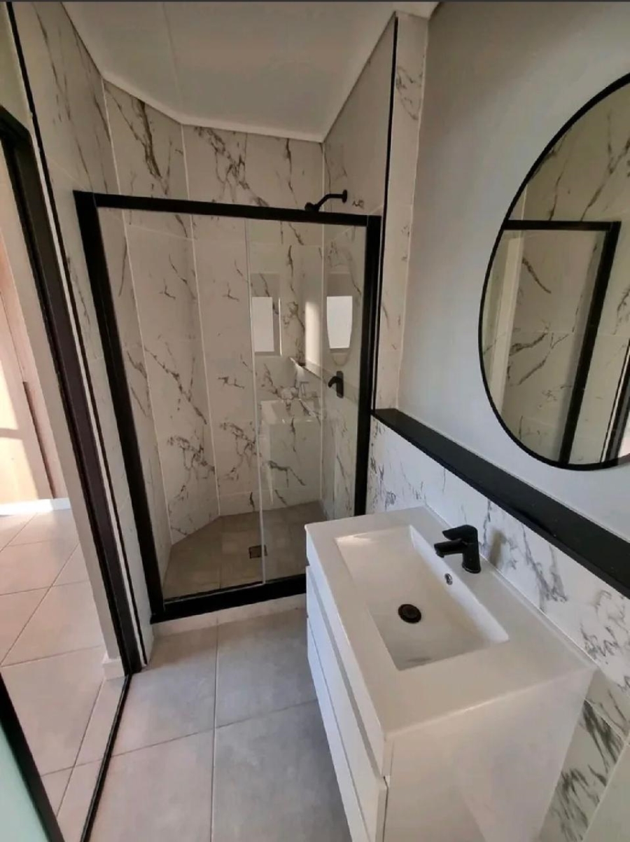 To Let 2 Bedroom Property for Rent in Waterfall Gauteng