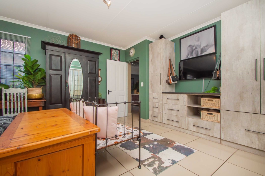 4 Bedroom Property for Sale in Krugersdorp North Gauteng