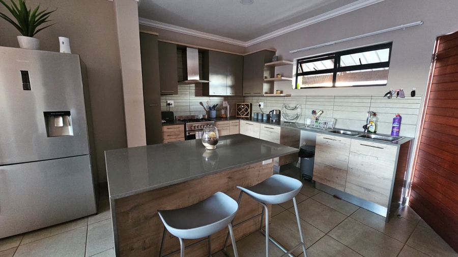 To Let 2 Bedroom Property for Rent in Six Fountains Residential Estate Gauteng
