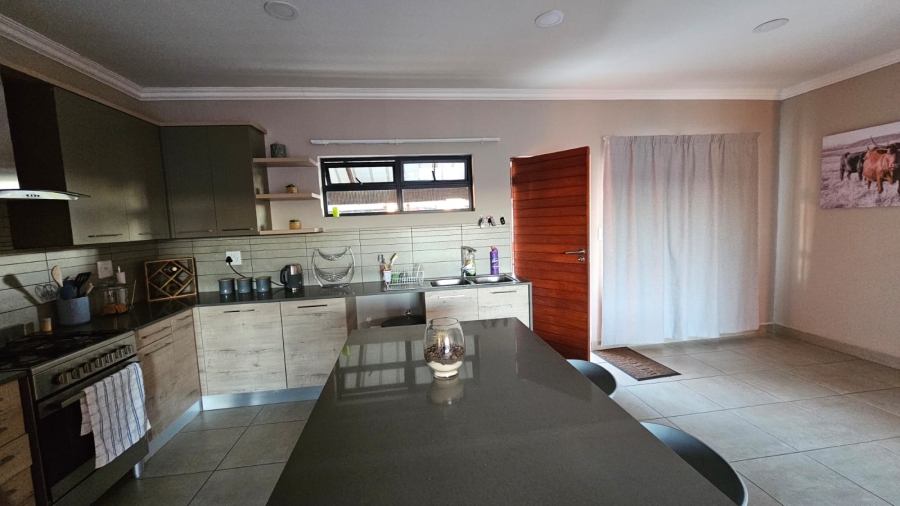 To Let 2 Bedroom Property for Rent in Six Fountains Residential Estate Gauteng