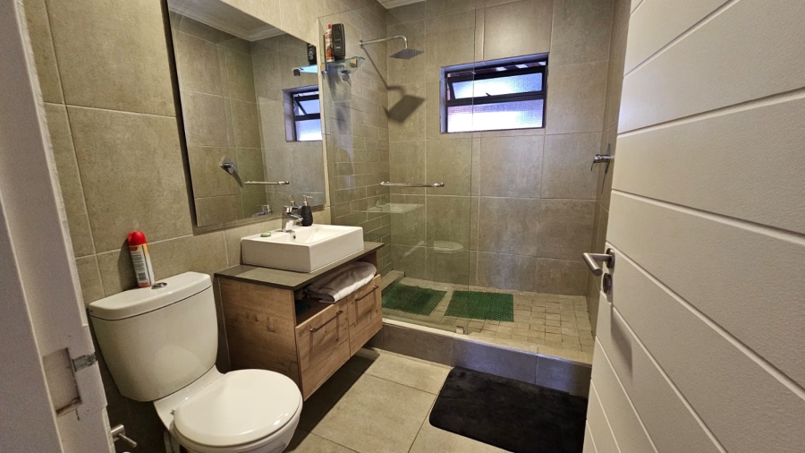 To Let 2 Bedroom Property for Rent in Six Fountains Residential Estate Gauteng