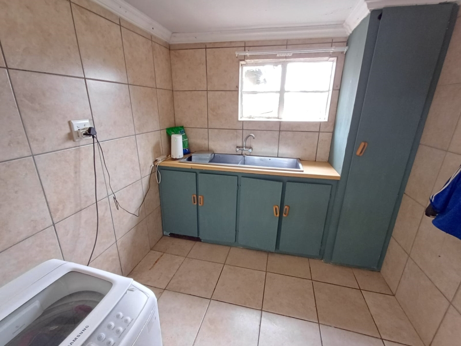 3 Bedroom Property for Sale in Unitas Park Gauteng