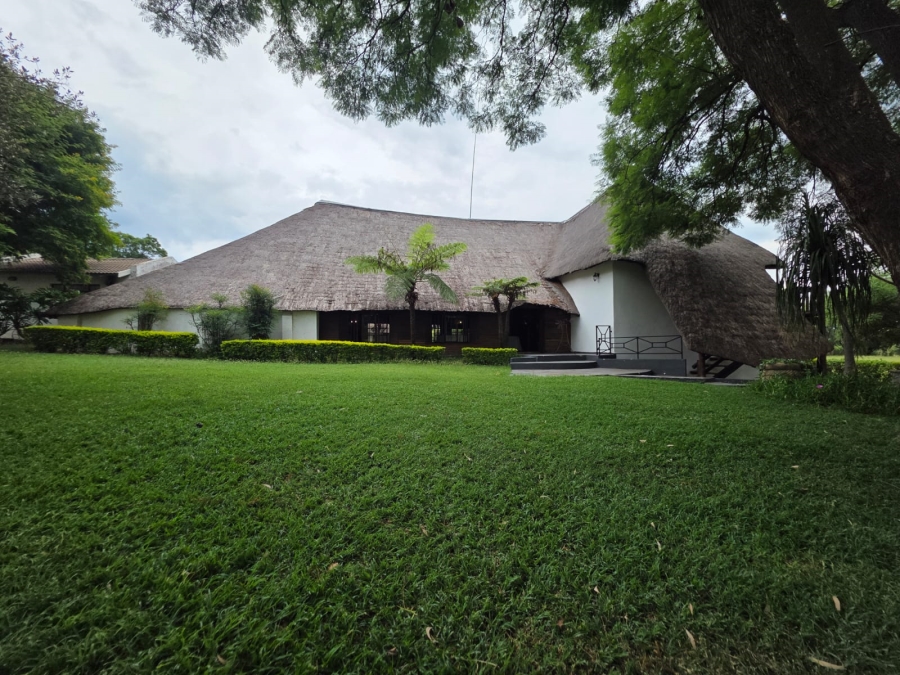 8 Bedroom Property for Sale in Kameeldrift East Gauteng
