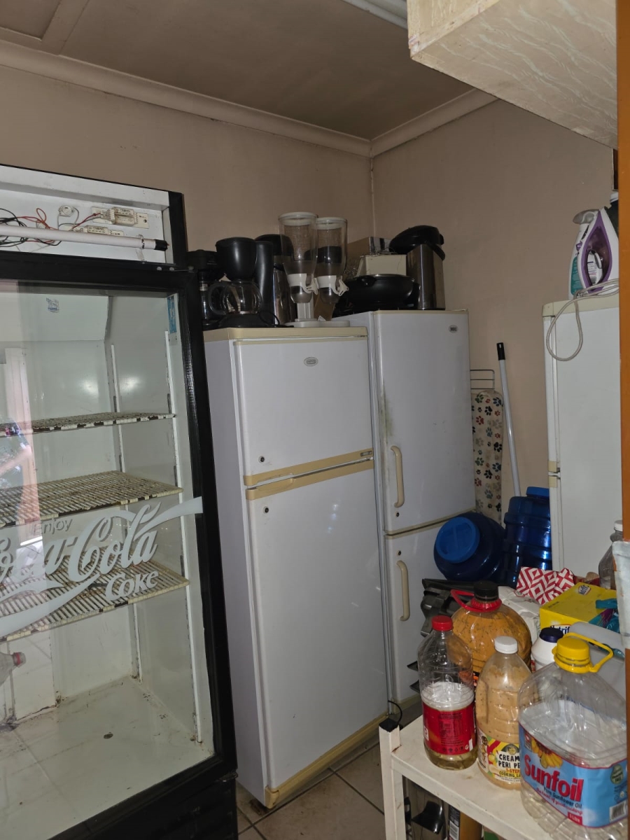 8 Bedroom Property for Sale in Kameeldrift East Gauteng