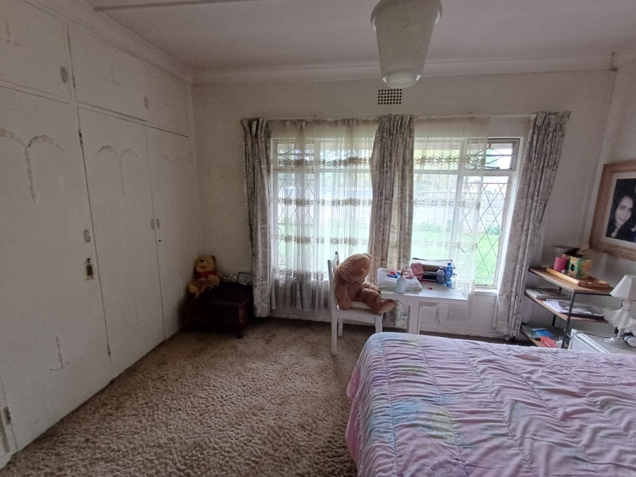 5 Bedroom Property for Sale in Unitas Park Gauteng