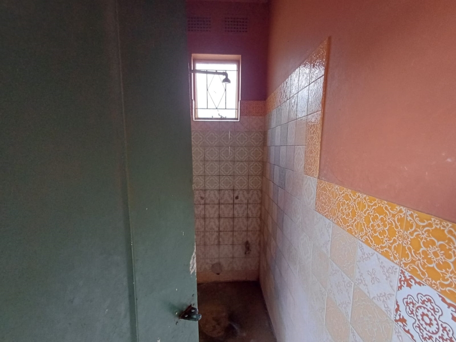 5 Bedroom Property for Sale in Unitas Park Gauteng