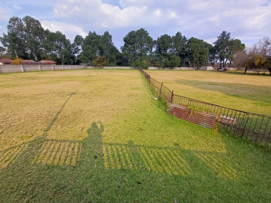 5 Bedroom Property for Sale in Unitas Park Gauteng