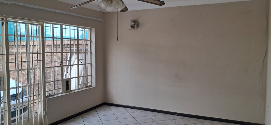 To Let 1 Bedroom Property for Rent in Witpoortjie Gauteng