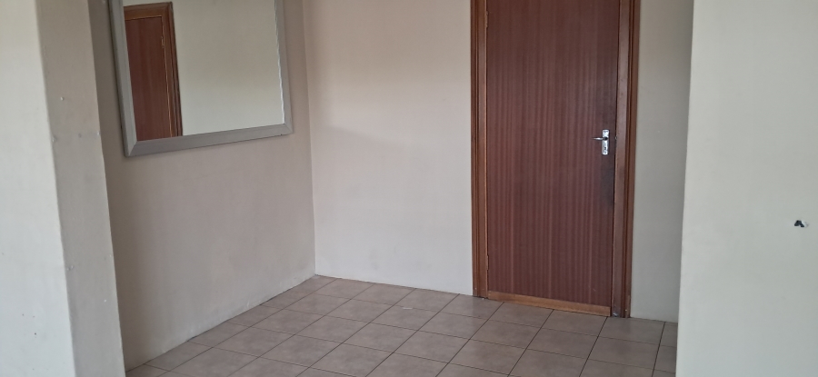 To Let 1 Bedroom Property for Rent in Witpoortjie Gauteng