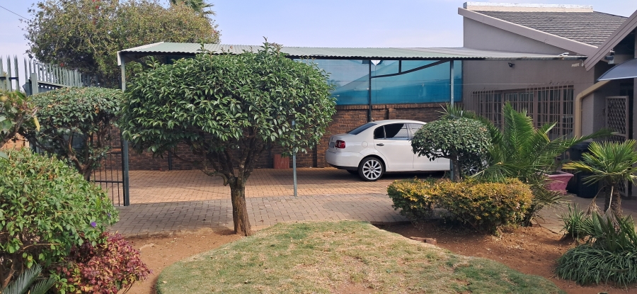 To Let 1 Bedroom Property for Rent in Witpoortjie Gauteng