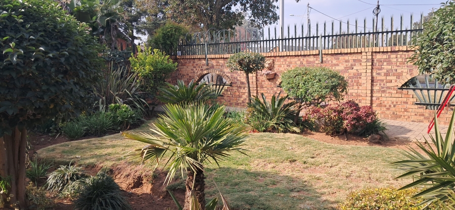 To Let 1 Bedroom Property for Rent in Witpoortjie Gauteng