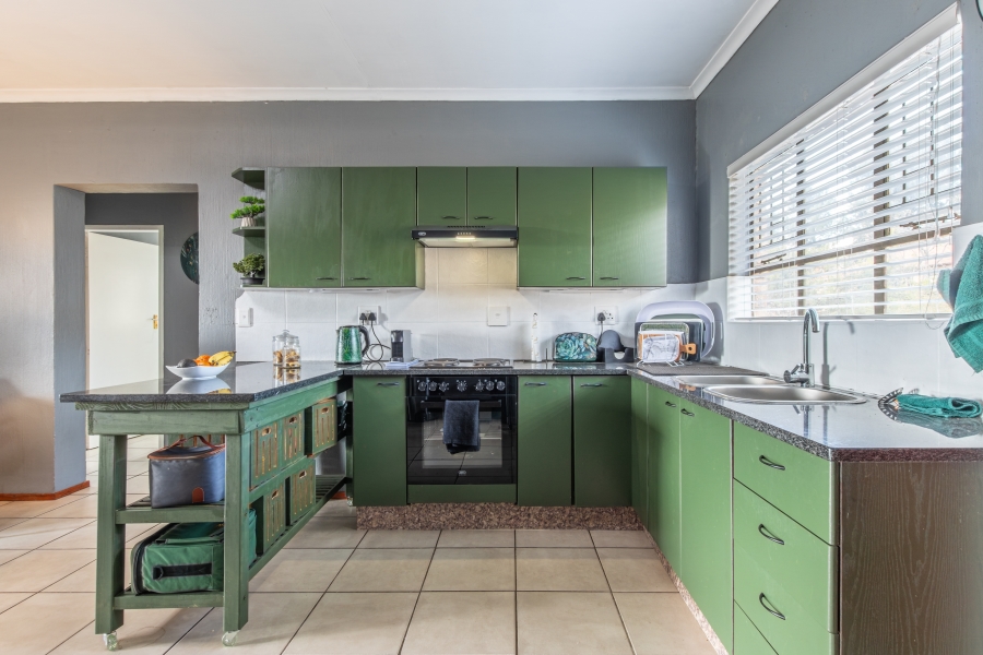 2 Bedroom Property for Sale in Amorosa Gauteng