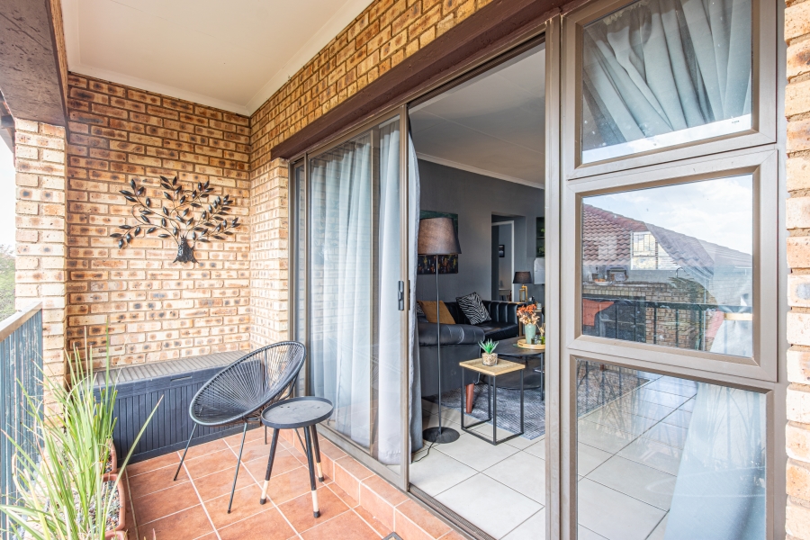 2 Bedroom Property for Sale in Amorosa Gauteng