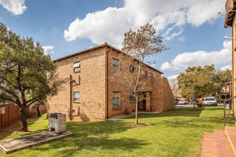 2 Bedroom Property for Sale in Amorosa Gauteng