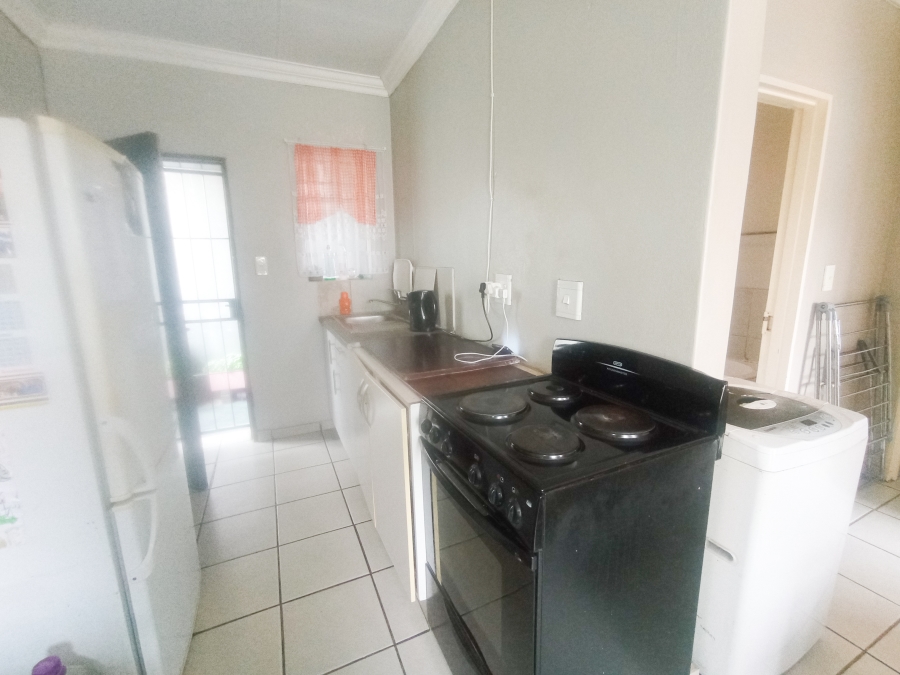 2 Bedroom Property for Sale in Fleurhof Gauteng