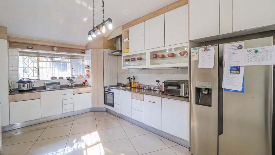 4 Bedroom Property for Sale in Bramley North Gauteng