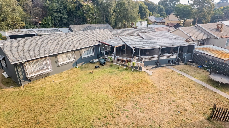 4 Bedroom Property for Sale in Bramley North Gauteng