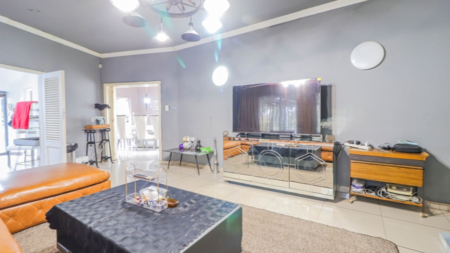 4 Bedroom Property for Sale in Bramley North Gauteng