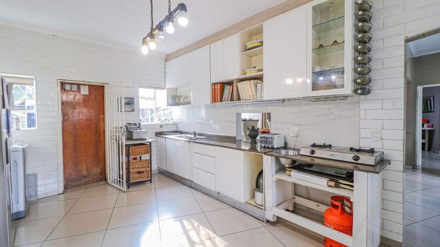 4 Bedroom Property for Sale in Bramley North Gauteng