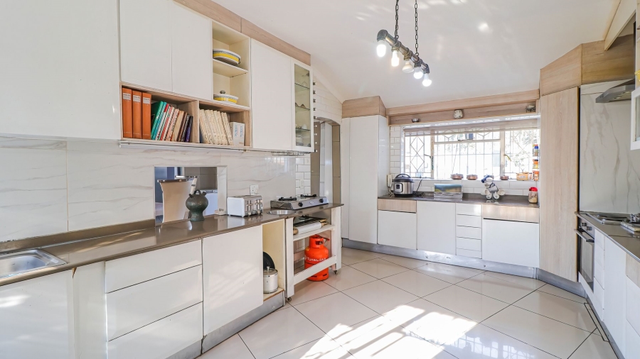 4 Bedroom Property for Sale in Bramley North Gauteng
