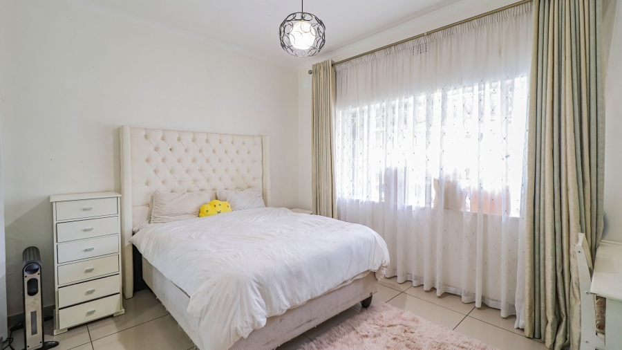 4 Bedroom Property for Sale in Bramley North Gauteng
