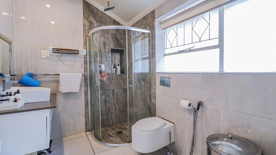4 Bedroom Property for Sale in Bramley North Gauteng