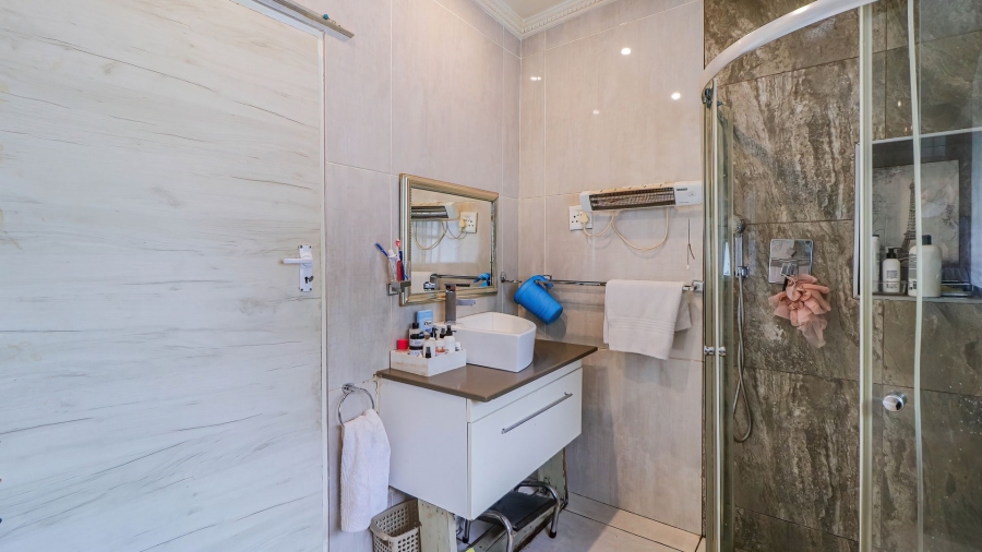 4 Bedroom Property for Sale in Bramley North Gauteng