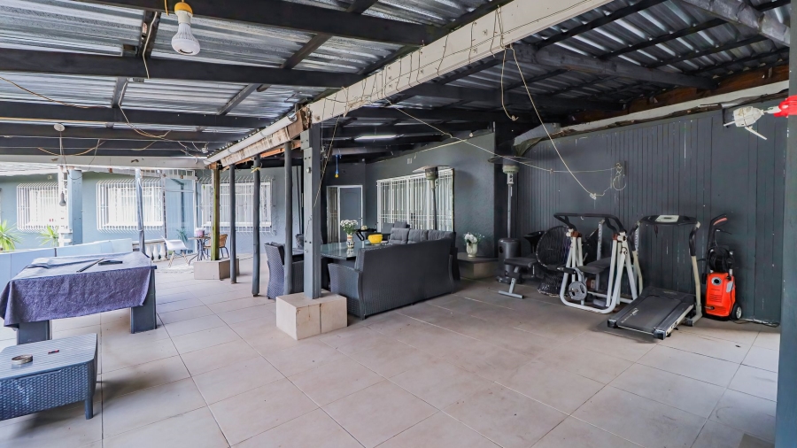 4 Bedroom Property for Sale in Bramley North Gauteng