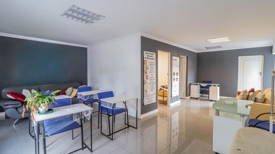 4 Bedroom Property for Sale in Bramley North Gauteng