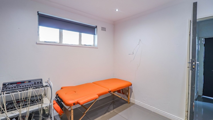 4 Bedroom Property for Sale in Bramley North Gauteng