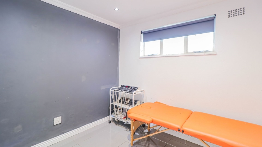 4 Bedroom Property for Sale in Bramley North Gauteng