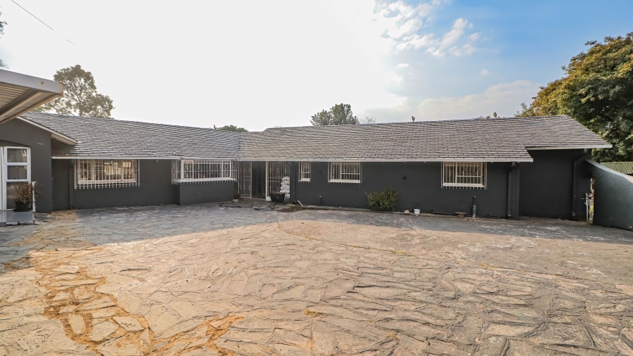 4 Bedroom Property for Sale in Bramley North Gauteng