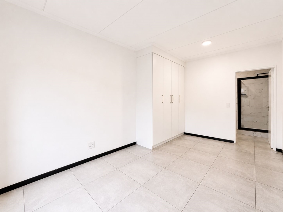 To Let 2 Bedroom Property for Rent in Bryanston Gauteng