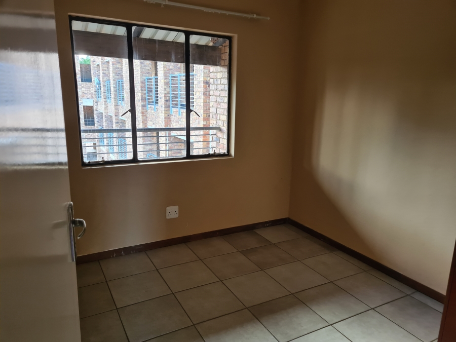 To Let 1 Bedroom Property for Rent in Discovery Gauteng