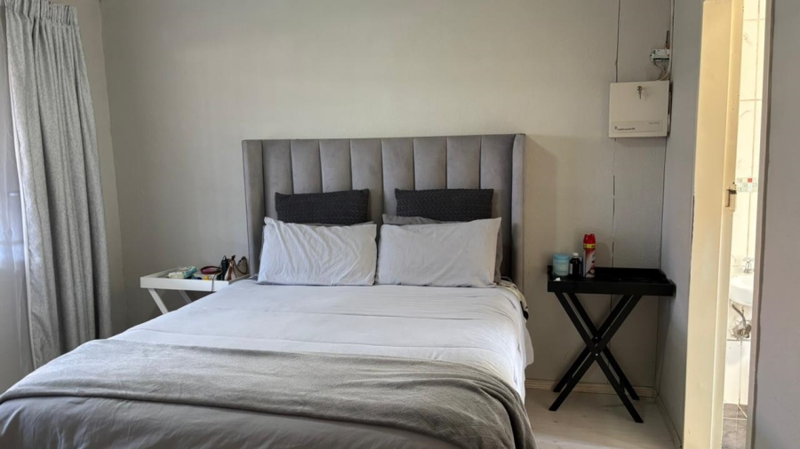 2 Bedroom Property for Sale in Windmill Park Gauteng