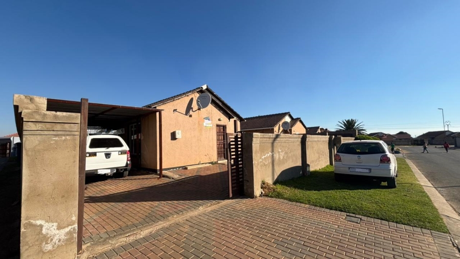 2 Bedroom Property for Sale in Windmill Park Gauteng