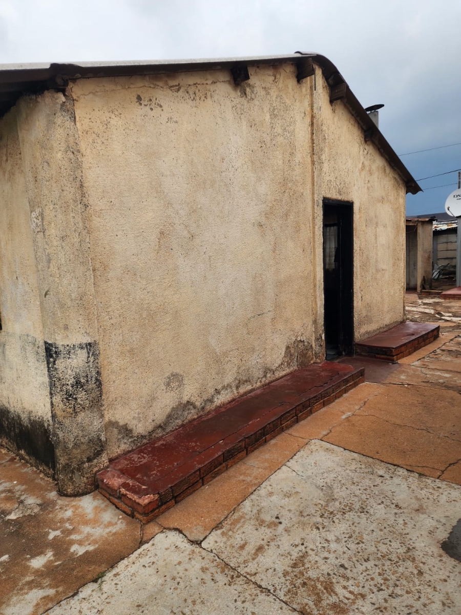 2 Bedroom Property for Sale in Daveyton Gauteng