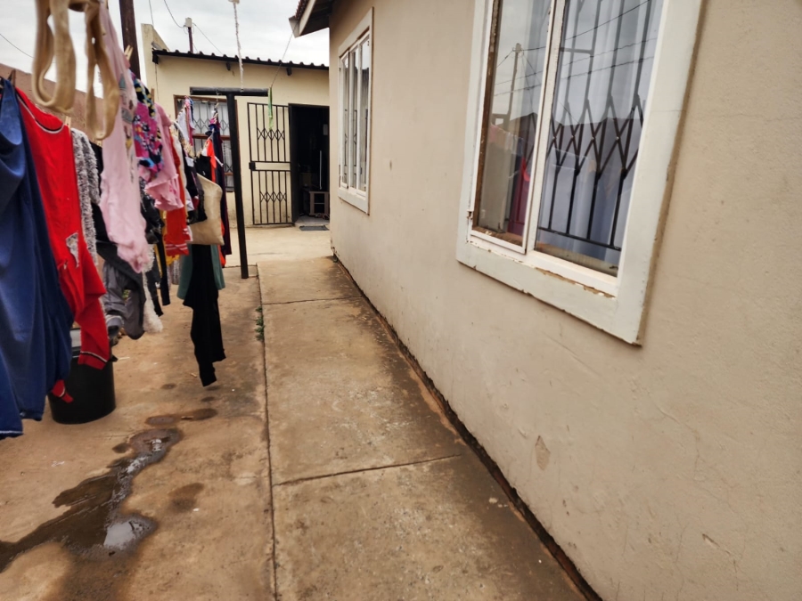 2 Bedroom Property for Sale in Chris Hani Gauteng