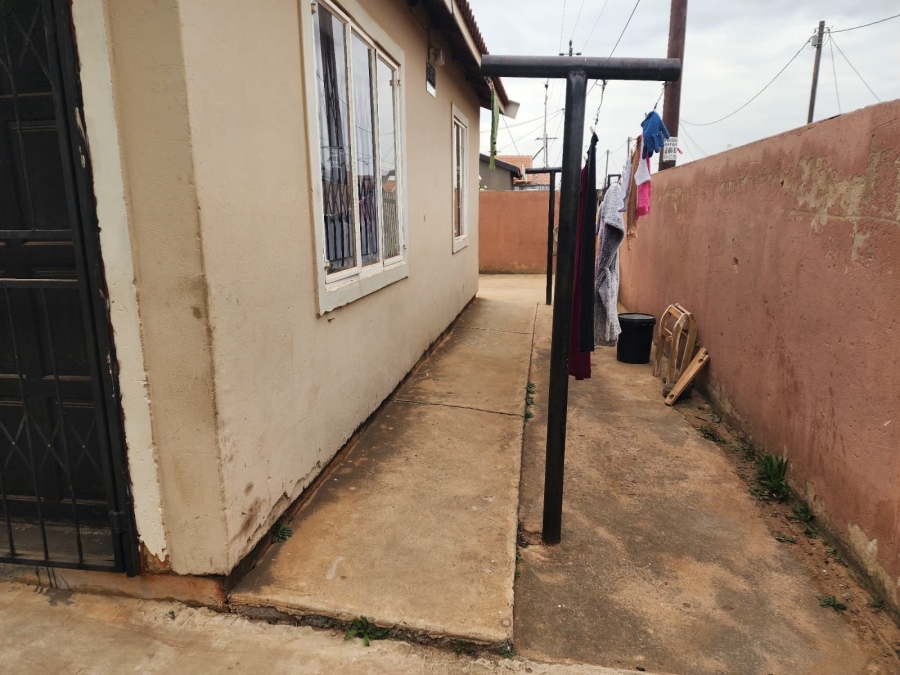 2 Bedroom Property for Sale in Chris Hani Gauteng