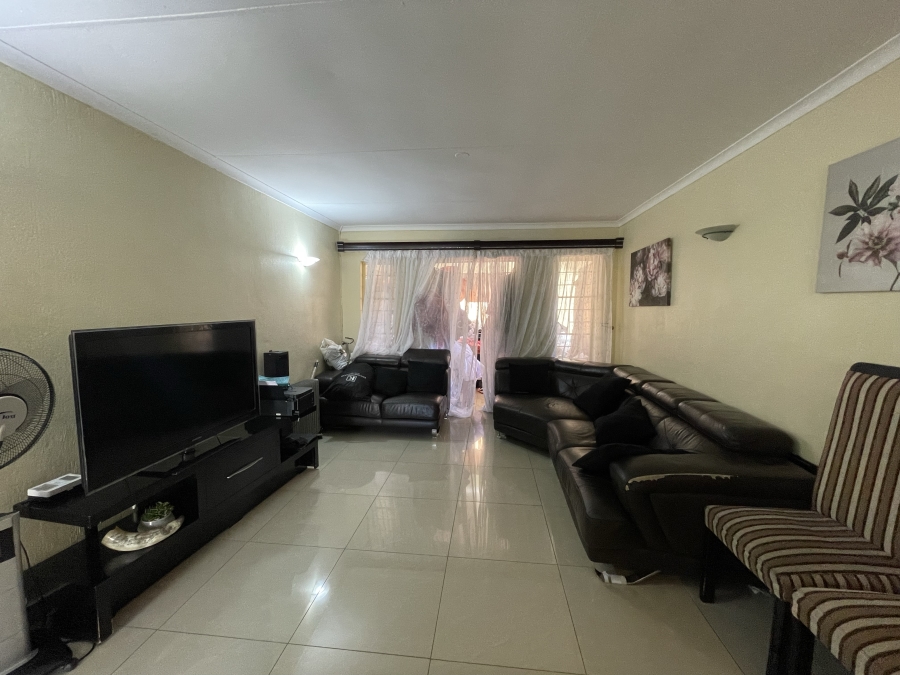3 Bedroom Property for Sale in Faerie Glen Gauteng