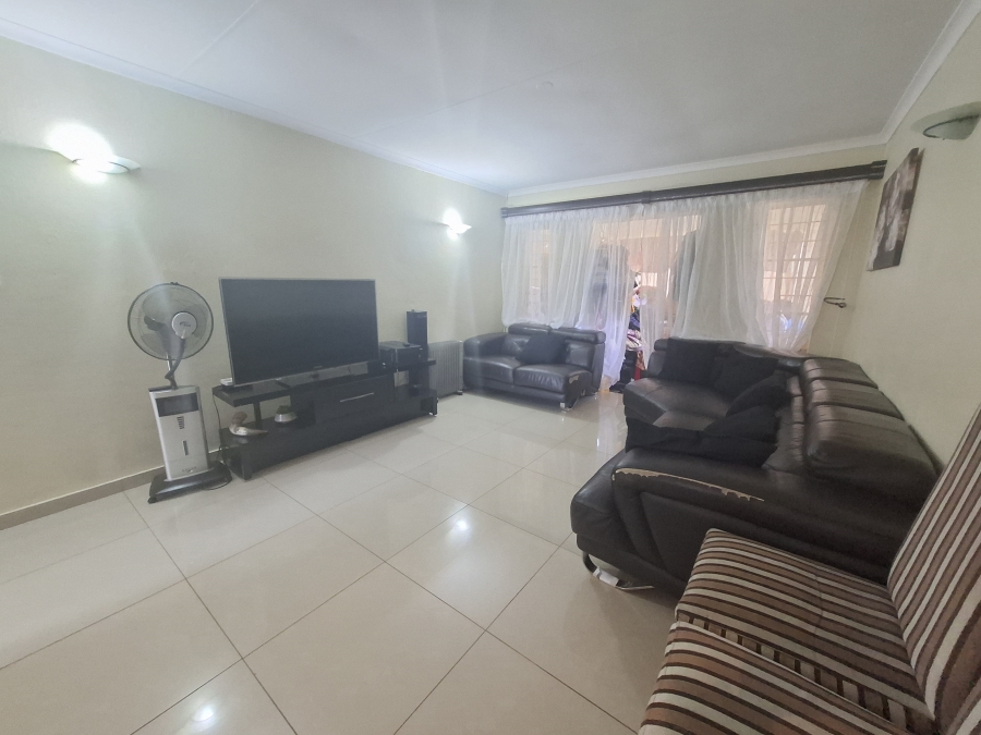 3 Bedroom Property for Sale in Faerie Glen Gauteng