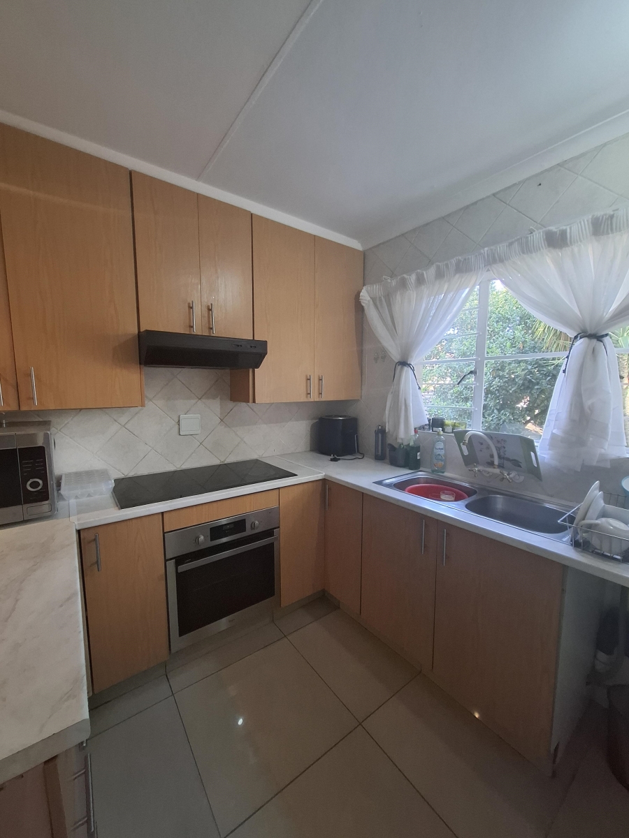 3 Bedroom Property for Sale in Faerie Glen Gauteng