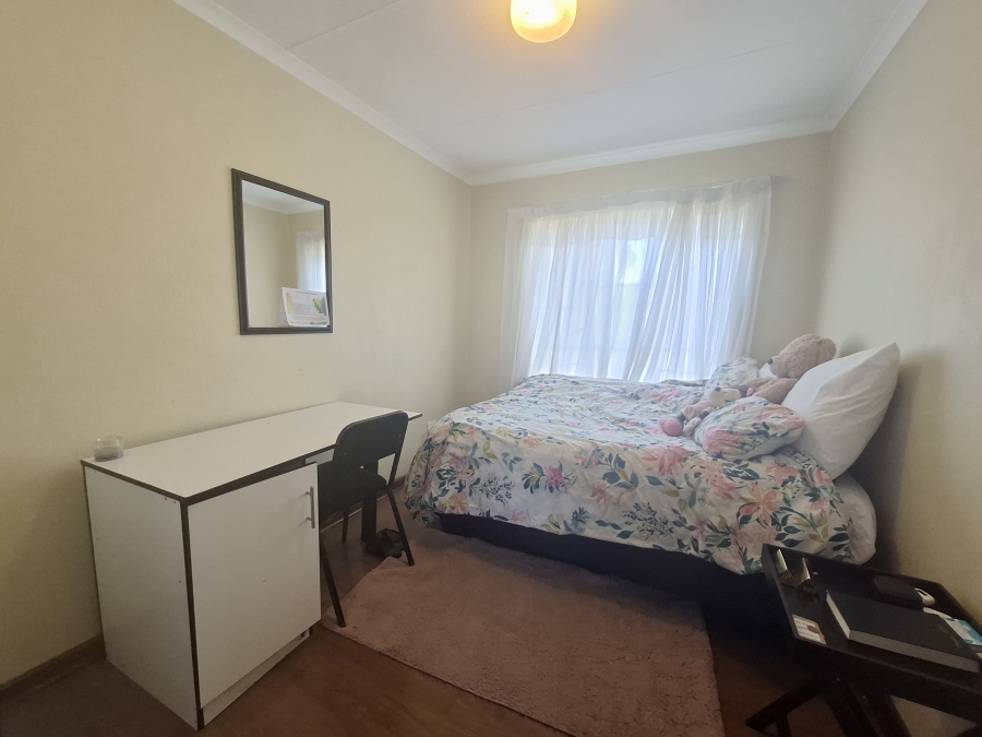 3 Bedroom Property for Sale in Faerie Glen Gauteng